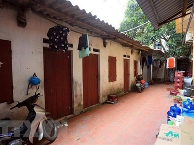 Một dãy phòng trọ công nhân. (Ảnh minh họa: Phan Tuấn Anh/TTXVN)