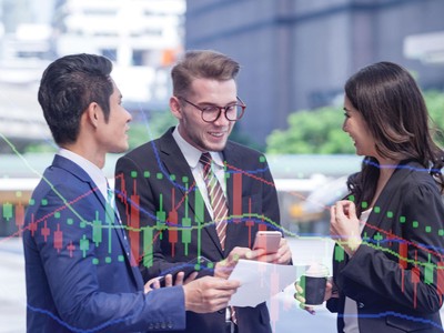 Trong các phiên giao dịch gần đây, VN-Index duy trì sắc xanh nhờ có sự hỗ trợ lớn từ nhóm cổ phiếu ngân hàng tăng giá.