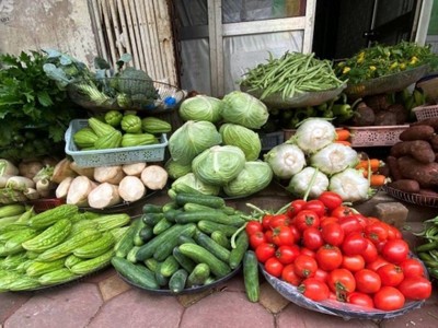 Theo khảo sát, nhìn chung các mặt hàng rau củ, quả đã bắt đầu giảm giá.