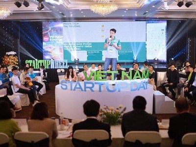 Các startup lần lượt trình bày dự án của mình tại sự kiện Vietnam Startup Day 2022.