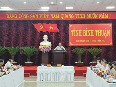Thủ tướng lưu ý tỉnh Bình Thuận khi thực hiện các giải pháp phát triển trong thời gian tới phải phục vụ cho nhiệm vụ phát triển xanh, nhanh, bền vững.