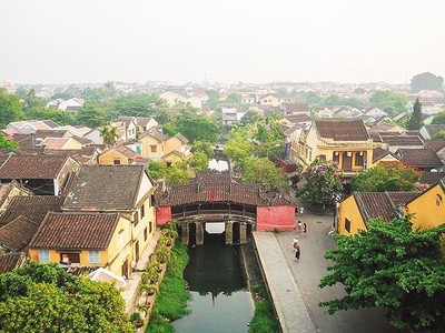 Giữ được bản sắc của một đô thị cổ, Hội An (Quảng Nam) được vinh danh là “Điểm đến đô thị văn hóa hàng đầu châu Á”. Ảnh: Phước Tuần.