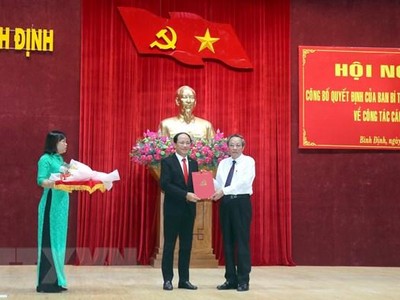 Ông Phạm Anh Tuấn nhận quyết định bổ nhiệm. (Ảnh: Sỹ Thắng/TTXVN).