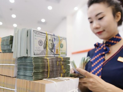 Fed tiếp tục thắt chặt chính sách tiền tệ khiến tỷ giá USD/VND chịu áp lực tăng.