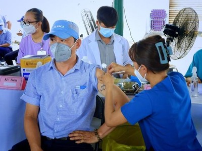 Tỷ lệ tiêm vaccine Covid-19 TP.HCM còn thấp so với trung bình cả nước.