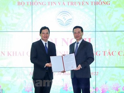 Ông Lê Quang Tự Do (trái) được bổ nhiệm làm Cục trưởng Cục Phát thanh, Truyền hình và Thông tin điện tử. (Ảnh: Lê Anh Dũng/Vietnam+)