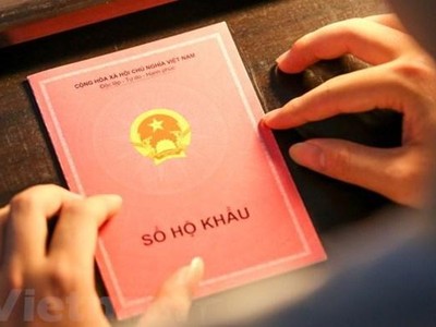 Hà Nội sắp bỏ yêu cầu dân trình CCCD, sổ hộ khẩu trong thủ tục hành chính (Ảnh minh họa: Mạnh Quân).