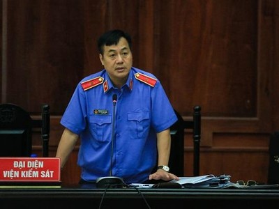 Đại diện Viện Kiểm sát nhân dân cấp cao nêu quan điểm tại phiên phúc thẩm.