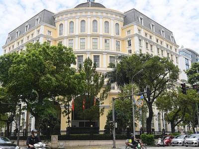 Thông tư áp dụng đối với người có chức vụ, quyền hạn có thời gian công tác tại các đơn vị thuộc Bộ Tài chính; các cơ quan, đơn vị quản lý người có chức vụ, quyền hạn thuộc Bộ Tài chính và các cơ quan, tổ chức, cá nhân khác có liên quan.