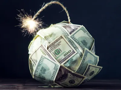 Những quả bom nổ chậm trên thị trường tài chính toàn cầu