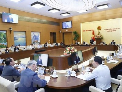 Quang cảnh phiên họp.