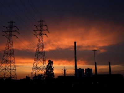 Ba Lan áp đặt giới hạn giá năng lượng trước mùa đông. Ảnh: Reuters.