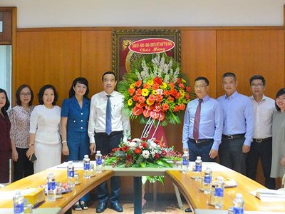 Chủ tịch UBND TP.Đà Nẵng, Lê Trung Chinh thăm, chúc mừng doanh nghiệp nhân Ngày Doanh nhân Việt Nam.