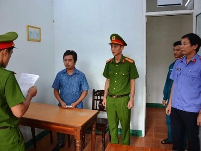 Công an tỉnh Quảng Nam thực hiện bắt giữ đối với Nguyễn Hoàng Minh.