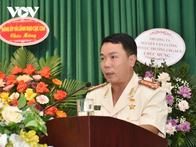 Đại tá Hoàng Quốc Việt phát biểu nhận nhiệm vụ.