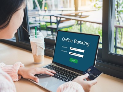 Việc số hóa nghiệp vụ ngân hàng phát triển nhanh đến đâu sẽ phụ thuộc vào sự thay đổi của pháp luật.