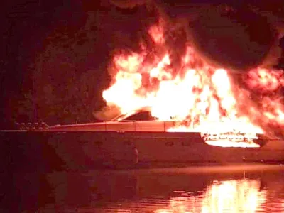 Hiện trường du thuyền bốc cháy (Ảnh: A.X.).