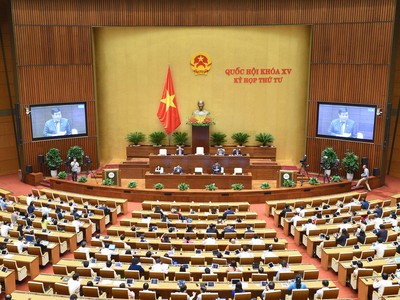 Bộ trưởng Bộ Kế hoạch và Đầu tư giải trình, làm rõ một số vấn đề đại biểu Quốc hội quan tâm về Dự án Luật Đấu thầu (sửa đổi).