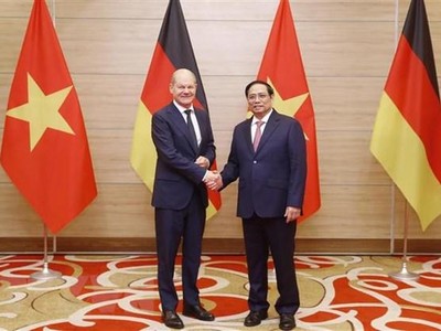 Thủ tướng Phạm Minh Chính và Thủ tướng Đức Olaf Scholz. (Ảnh: Lâm Khánh/TTXVN)