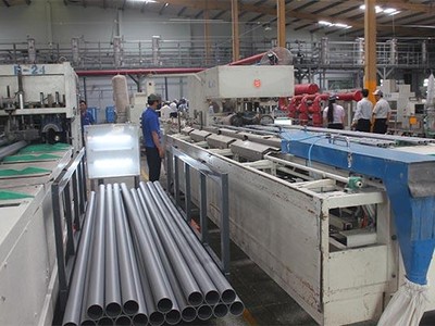 Bình Dương tiếp tục xác định phát triển công nghiệp là ngành chủ lực giữ vai trò thúc đẩy phát triển các ngành khác - Ảnh: Lê Quân