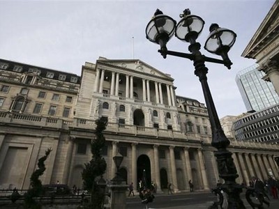 BoE dự kiến sẽ tiếp tục tăng lãi suất để đối phó với lạm phát. (Ảnh: AFP/TTXVN)