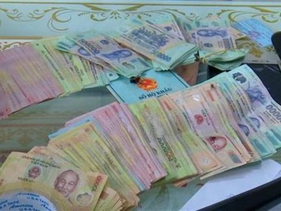 Tang vật một vụ cá độ bị thu giữ. Ảnh minh họa. (Ảnh: Bích Ân/TTXVN phát)