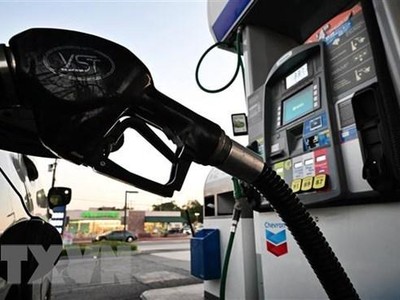 Một trạm xăng ở Los Angeles, California, Mỹ. (Ảnh: AFP/TTXVN)