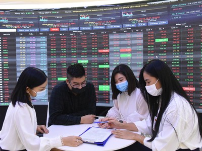 Thanh khoản thấp đang là vấn đề lớn nhất của thị trường chứng khoán trong nước.