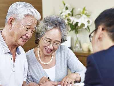 Ước tính, mỗi người dân cần tiết kiệm ít nhất 5 tỷ đồng ở tuổi 65 để đảm bảo cho tuổi hưu an nhàn.