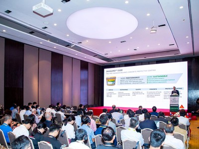 Đại diện Sika® giới thiệu về công nghệ sản xuất và sản phẩm Sikagard®-5500.