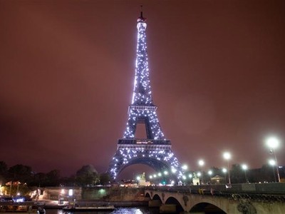 Tháp Eiffel ở thủ đô Paris của Pháp. (Ảnh: AFP/TTXVN)