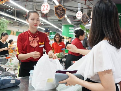 Doanh số bán lẻ phục hồi mạnh mẽ trong năm 2022.