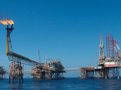 Hạ dự báo giá dầu