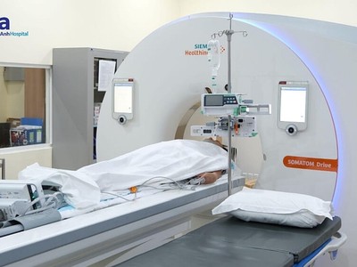 Người bệnh được chụp CT não và đánh giá, cấp cứu ngay trong phòng chụp. Ảnh: BV Đa khoa Tâm Anh.