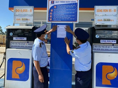 Quản lý thị trường tăng cường giám sát hoạt động kinh doanh xăng dầu dịp Tết Nguyên đán 2023.