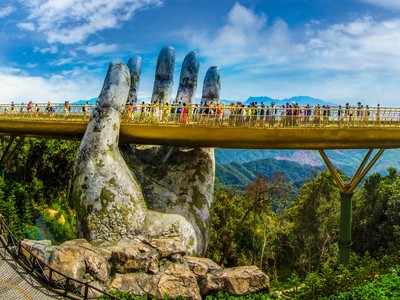 Với nhiều danh lam, thắng cảnh và kỳ quan mới, Việt Nam đang nhận được sự quan tâm lớn của du khách quốc tế.