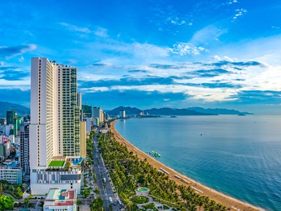 Rộng cửa đón khách quốc tế