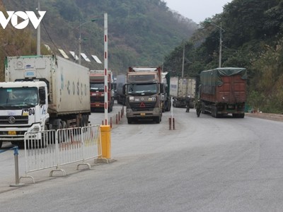 Chỉ riêng trong ngày đầu các cửa khẩu ở Lạng Sơn thực hiện thông quan xuất nhập khẩu trong năm mới Quý Mão 2023, đã có gần 150 xe hàng xuất khẩu sang Trung Quốc thành công/