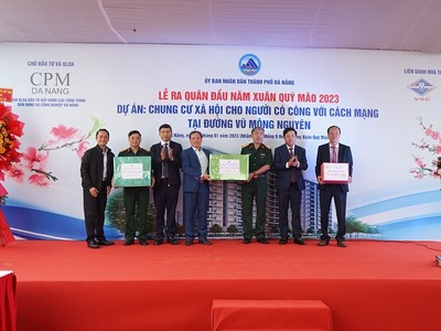 Lãnh đạo thành phố Đà Nẵng thăm và động viên ra quân đầu năm tại công trình chung cư xã hội cho người có công với cách mạng đường Vũ Mộng Nguyên.