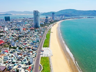 Một góc TP. Quy Nhơn hướng biển. Ảnh Nguyễn Dũng.