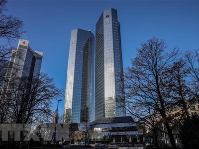 Trụ sở ngân hàng Deutsche Bank ở thành phố Frankfurt, Đức. (Ảnh: AFP/TTXVN)
