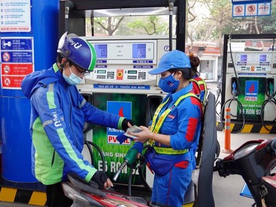 Bộ Tài chính cho rằng, chưa thể bỏ thuế tiêu thụ đặc biệt với mặt hàng xăng.