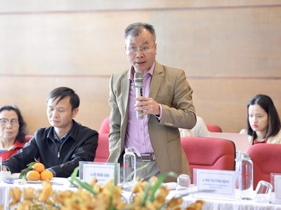 TS Vũ Đình Ánh cho rằng, nên để Bộ Công thương quản lý giá xăng dầu.