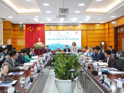 Hội thảo tại Trường đại học Luật Hà Nội là một trong nhiều cuộc lấy ý kiến góp ý về Dự thảo Luật Đất đai (sửa đổi) diễn ra tuần qua.