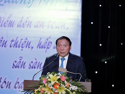 Bộ trưởng Bộ Văn hoá, Thể thao và Du lịch phát biểu tại Hội n ghị. Ảnh:Thu Lê.