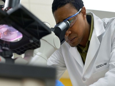 AbbVie: sức hấp dẫn khó cản dù thuốc Humira gặp bất lợi