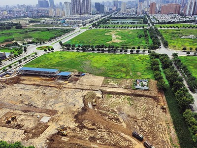 Để trở thành điểm đến hấp dẫn dòng vốn nước ngoài, Việt Nam cần giải quyết vấn đề bảo đảm bằng quyền sử dụng đất. Ảnh: Đ.T.