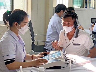 Với ưu thế về thu nhập, môi trường làm việc..., y tế tư nhân đang hút nguồn lực quan trọng của cơ sở y tế công.