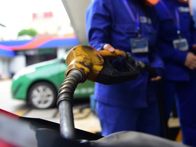 VCCI tiếp tục kiến nghị Bộ Tài chính nghiên cứu bỏ thuế tiêu thụ đặc biệt với mặt hàng xăng.