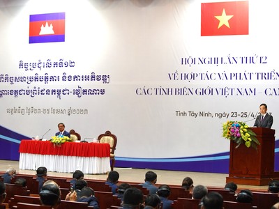 Phó Thủ tướng Chính phủ Trần Lưu Quang phát biểu tại Hội nghị.